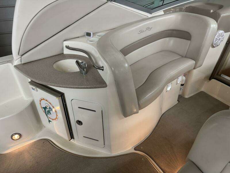 2002 Sea Ray 320 Sundancer