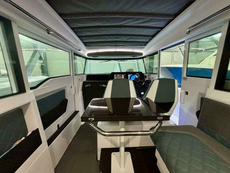2024 Axopar 37 XC Cross Cabin