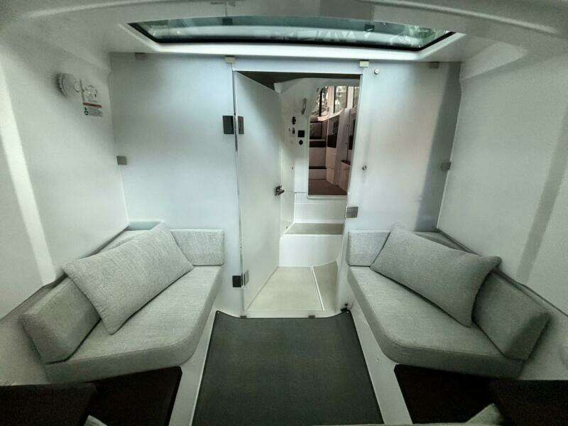 2024 Axopar 37 XC Cross Cabin