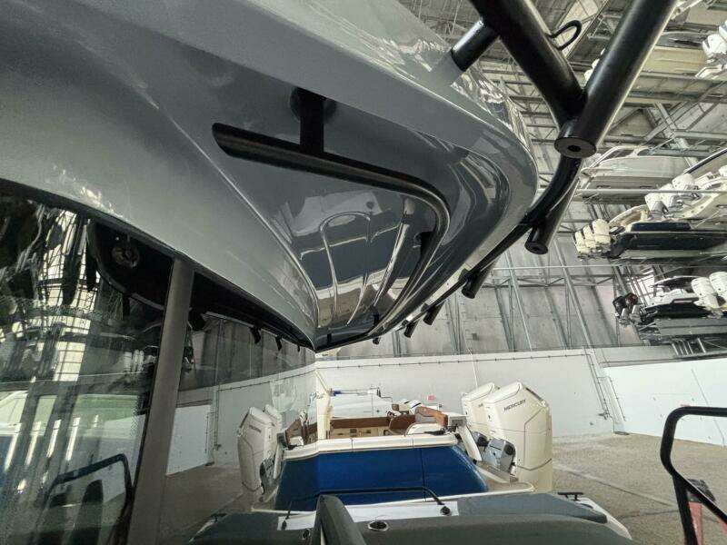 2024 Axopar 37 XC Cross Cabin