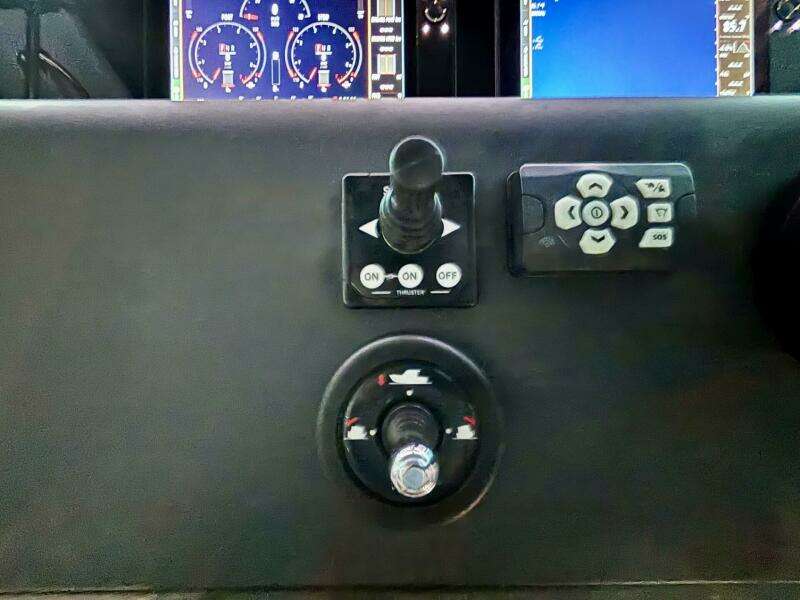 2024 Axopar 37 XC Cross Cabin