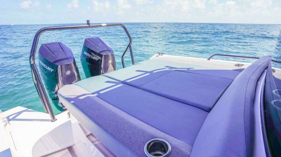 2024 Axopar 37 XC Cross Cabin