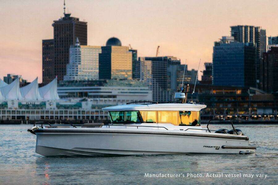 2024 Axopar 37 XC Cross Cabin