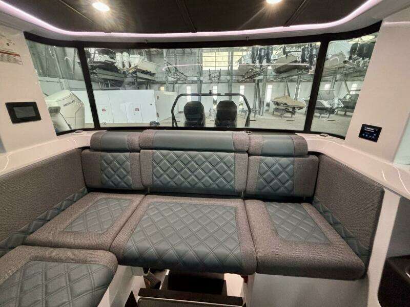2024 Axopar 37 XC Cross Cabin