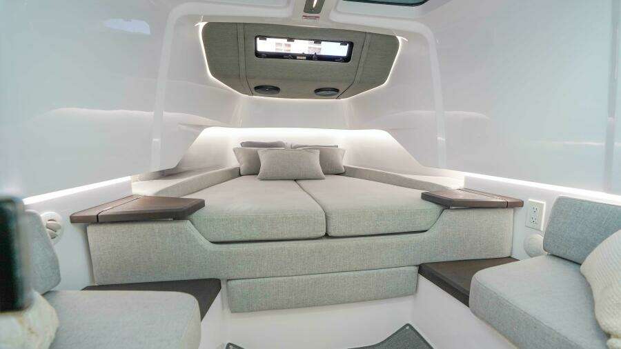 2024 Axopar 37 XC Cross Cabin