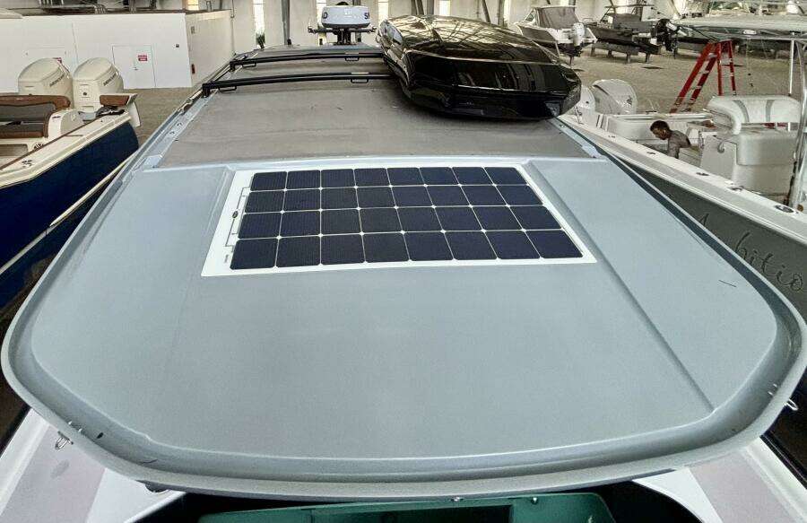 2024 Axopar 37 XC Cross Cabin