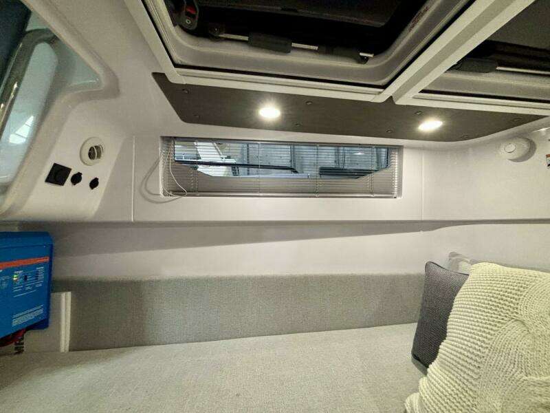 2024 Axopar 37 XC Cross Cabin