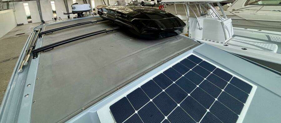 2024 Axopar 37 XC Cross Cabin