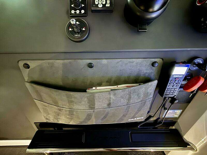 2024 Axopar 37 XC Cross Cabin