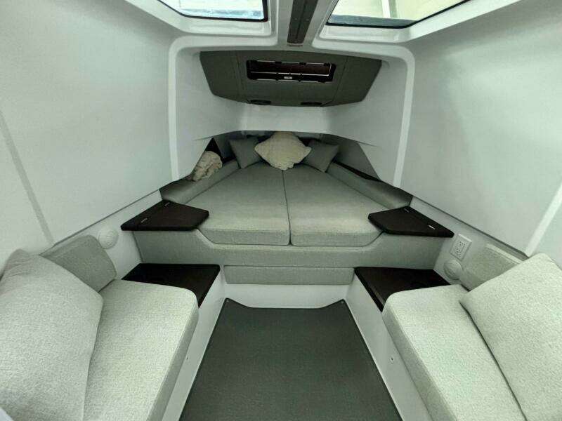 2024 Axopar 37 XC Cross Cabin