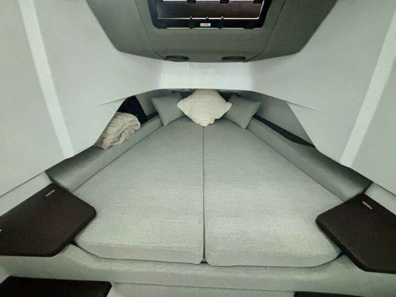 2024 Axopar 37 XC Cross Cabin
