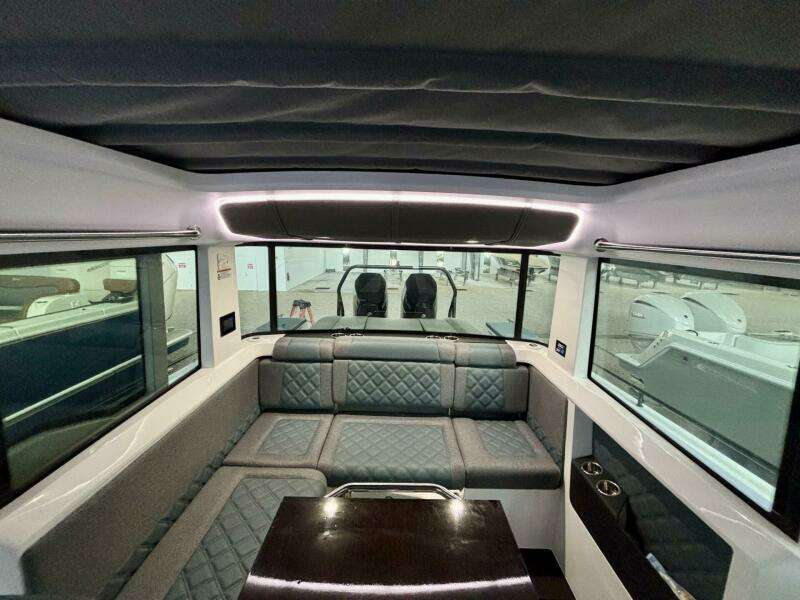 2024 Axopar 37 XC Cross Cabin
