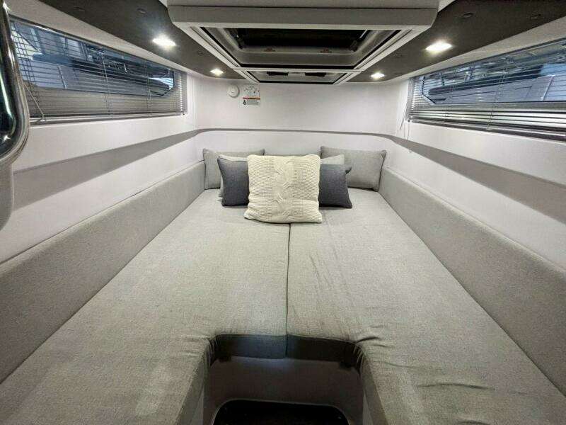 2024 Axopar 37 XC Cross Cabin