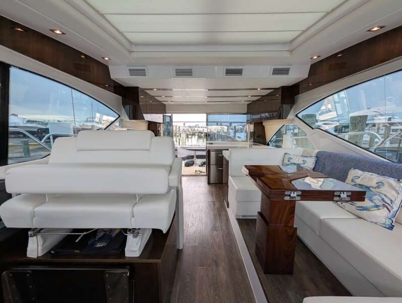 2022 Cruisers Yachts 54 Cantius