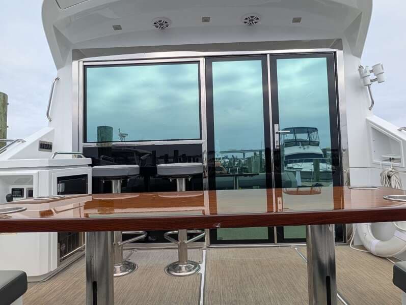 2022 Cruisers Yachts 54 Cantius