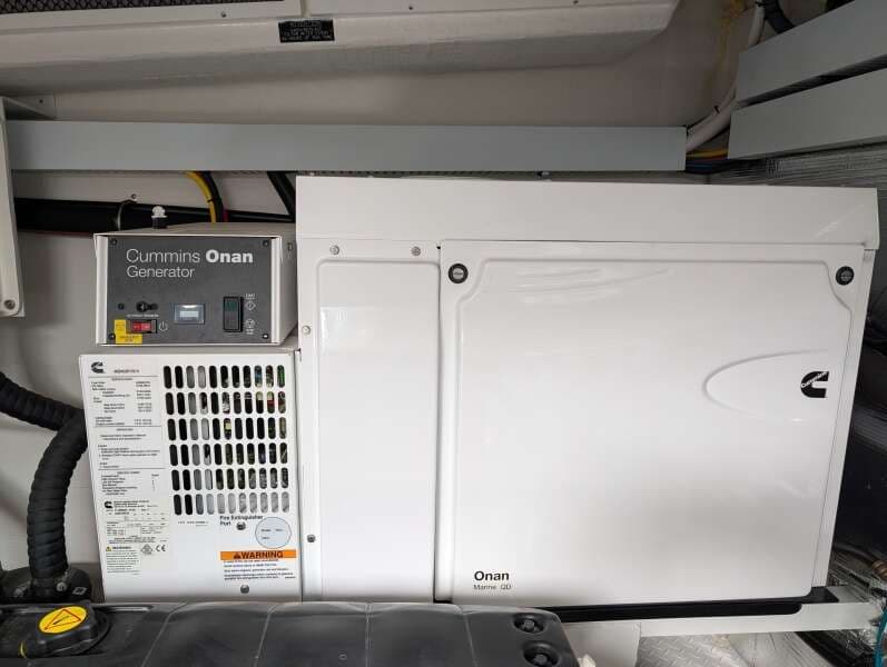 2022 Cruisers Yachts 54 Cantius