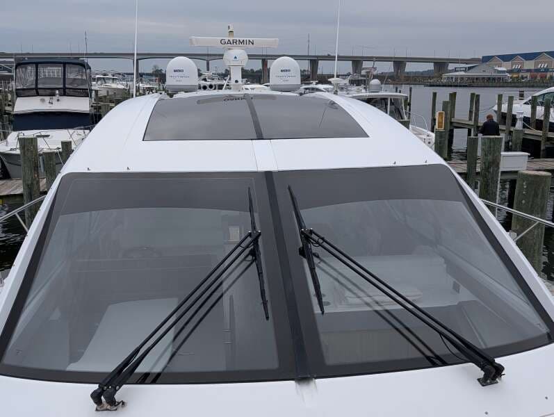 2022 Cruisers Yachts 54 Cantius