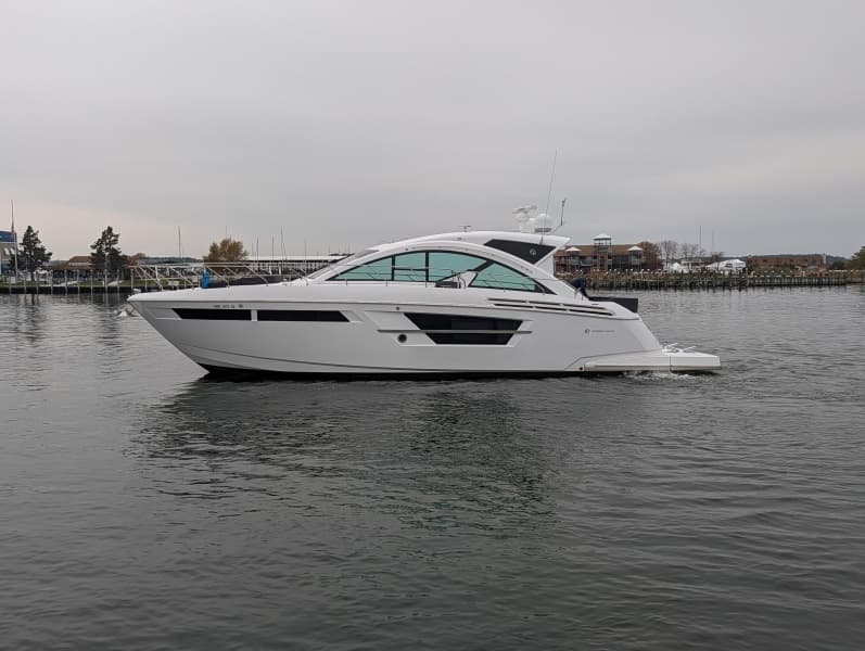 2022 Cruisers Yachts 54 Cantius