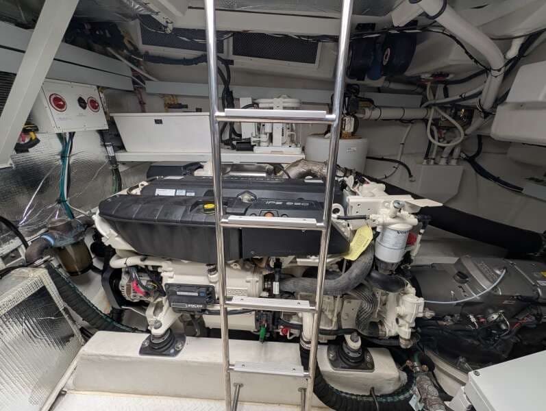 2022 Cruisers Yachts 54 Cantius