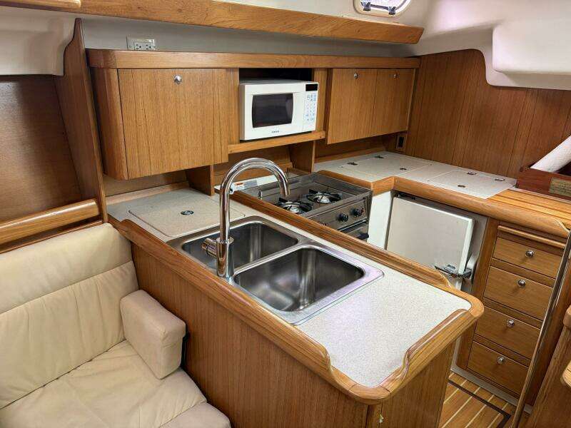 2004 Catalina 36 MkII