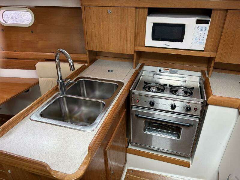 2004 Catalina 36 MkII