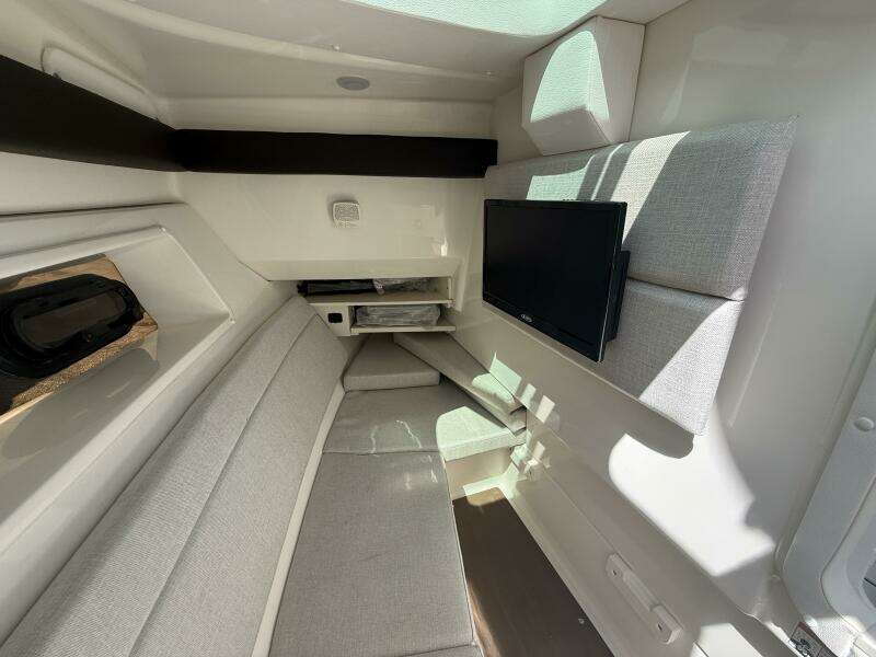 2020 Sea Ray 350 SLX Outboard