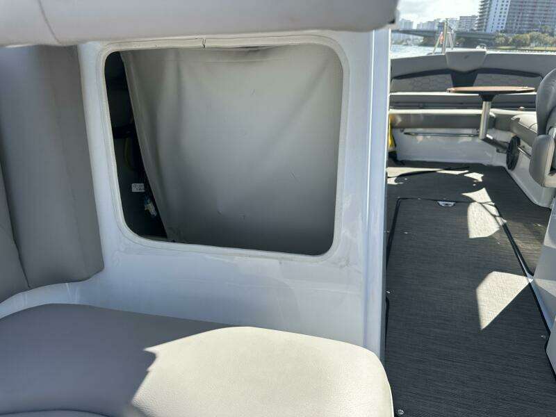 2022 Four Winns HD8 OB