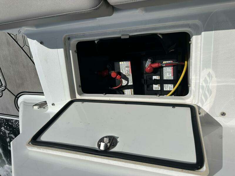 2022 Four Winns HD8 OB