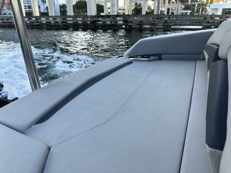 2022 Four Winns HD8 OB