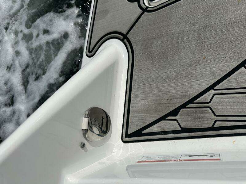 2022 Four Winns HD8 OB