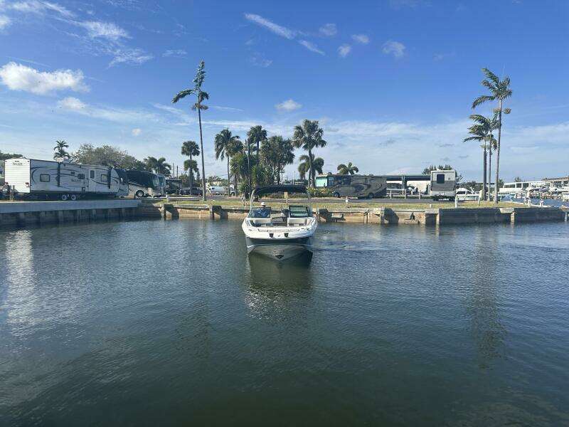 2022 Four Winns HD8 OB