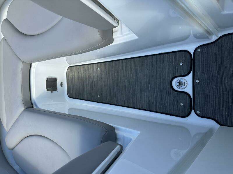 2022 Four Winns HD8 OB