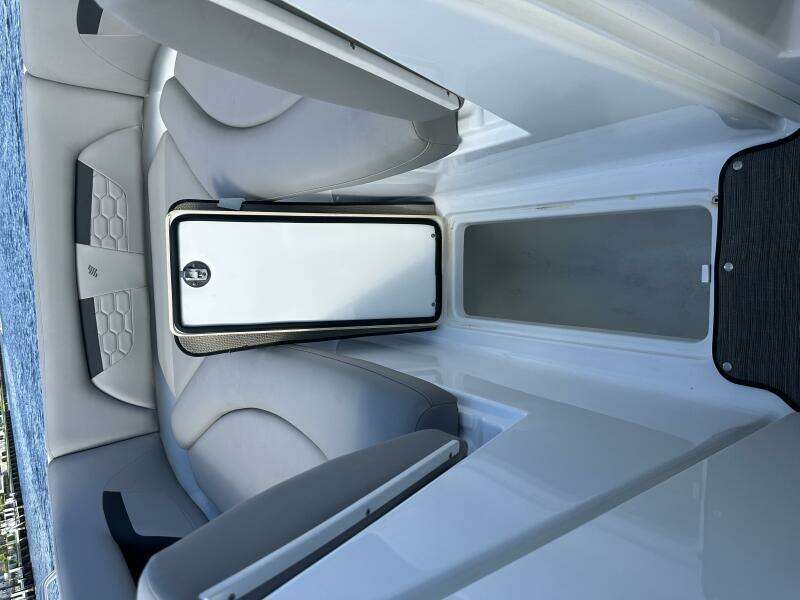 2022 Four Winns HD8 OB