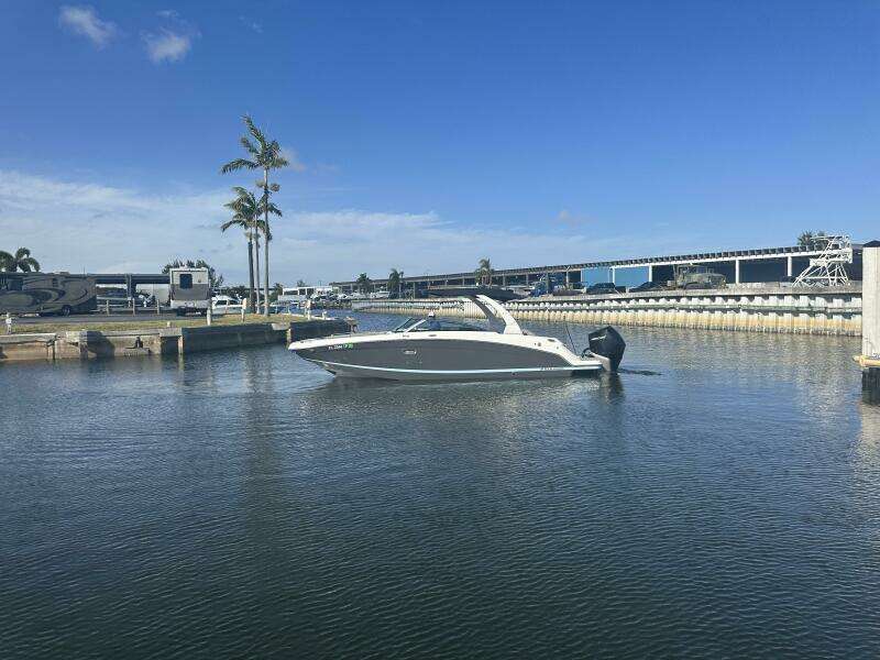 2022 Four Winns HD8 OB