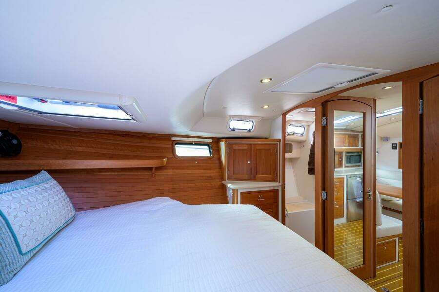 MJM 43 Scout - Interior Stateroom