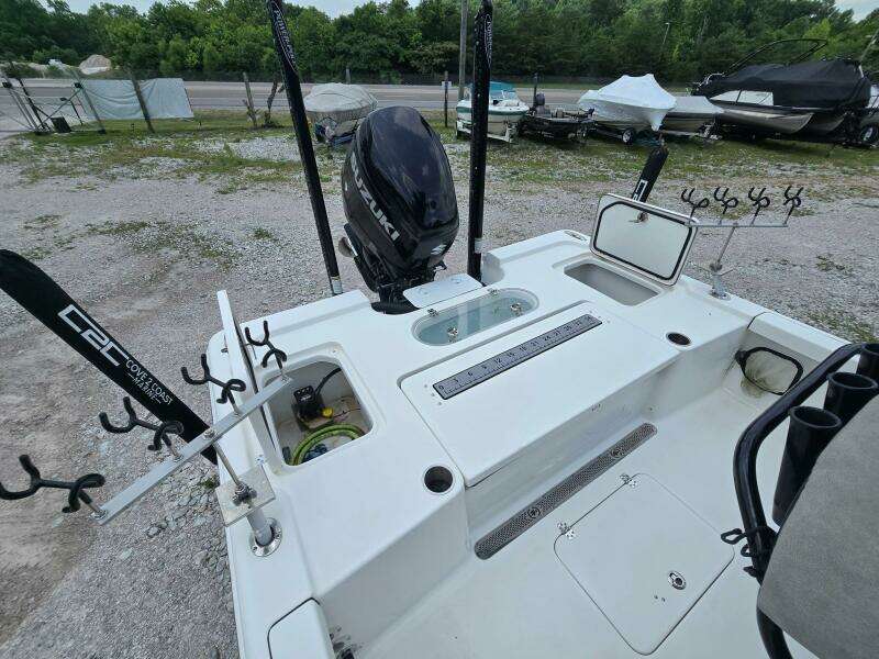 2023 Sea Pro 248 Bay