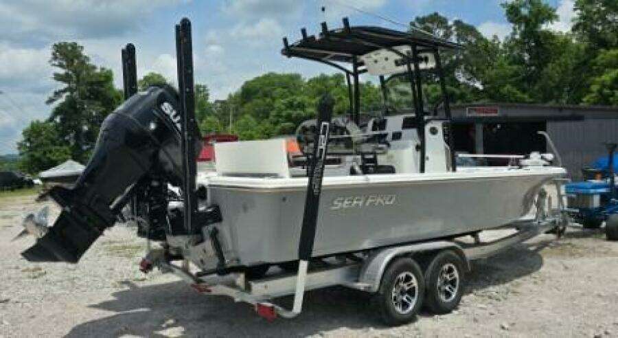 2023 Sea Pro 248 Bay