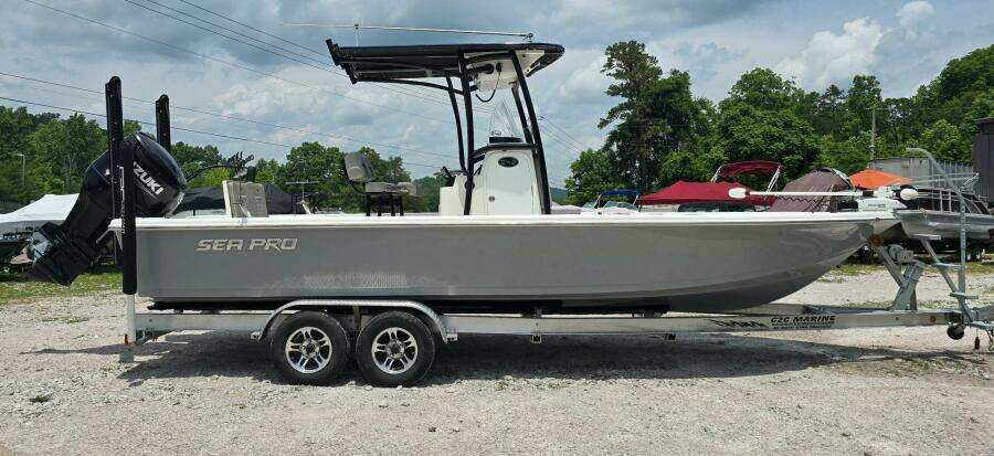 2023 Sea Pro 248 Bay