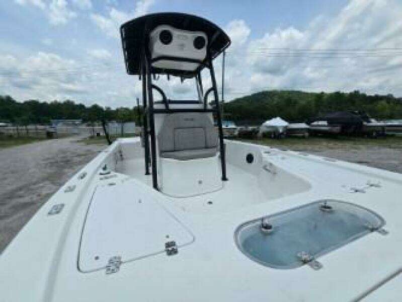 2023 Sea Pro 248 Bay