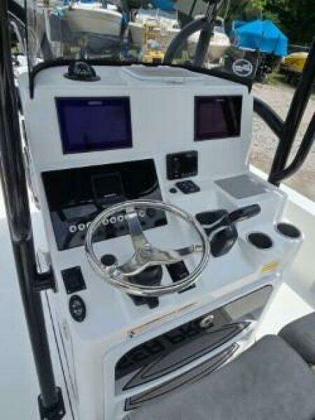 2023 Sea Pro 248 Bay