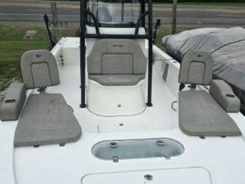 2023 Sea Pro 248 Bay