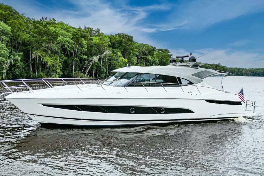 2021 Riviera 5400 Sport Yacht Platinum Edition