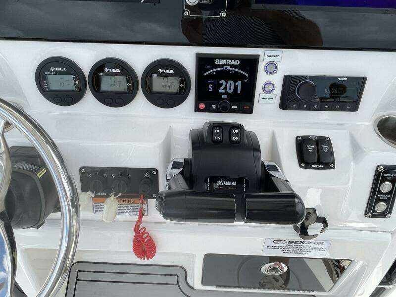 2023 Sea Fox 268 Commander