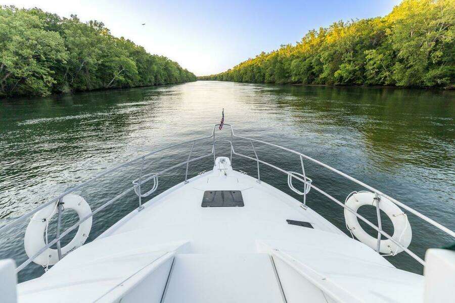 1996 Mainship 37 Motor Yacht