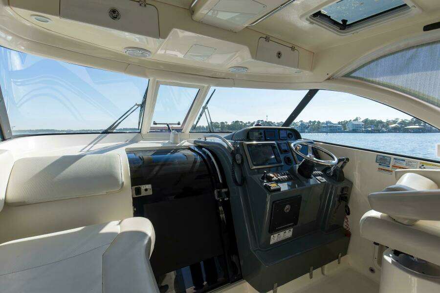 2012 Pursuit OS 345 Offshore