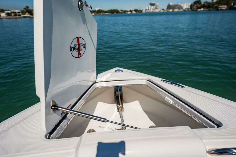 2024 Cigarette 42 Auroris