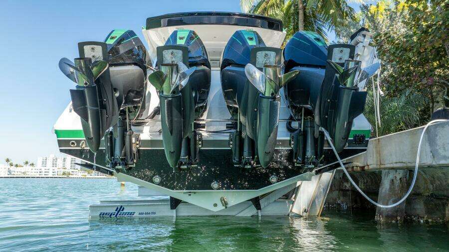 2024 Cigarette 42 Auroris