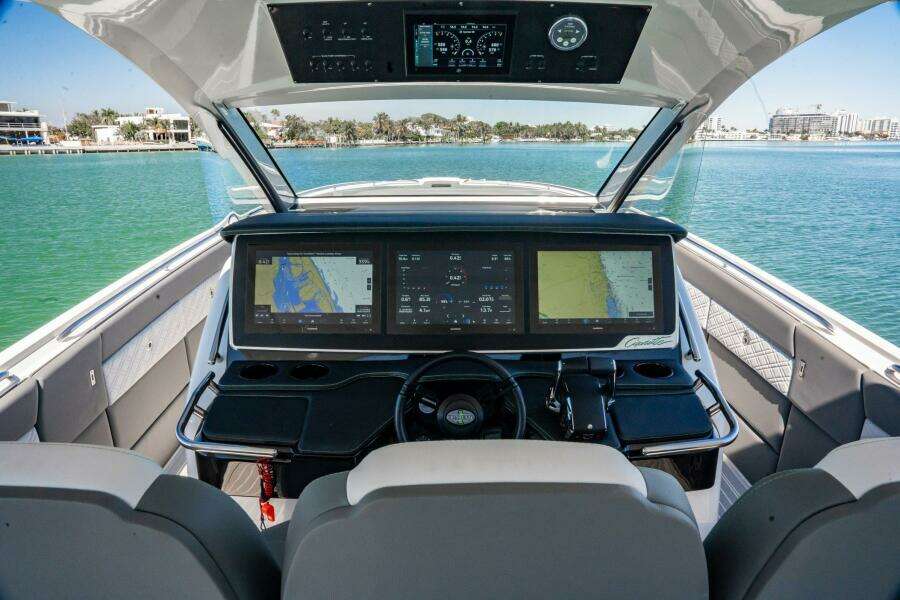 2024 Cigarette 42 Auroris