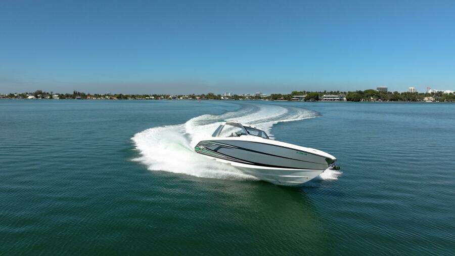 2024 Cigarette 42 Auroris