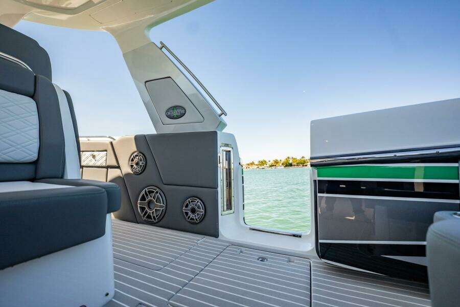 2024 Cigarette 42 Auroris